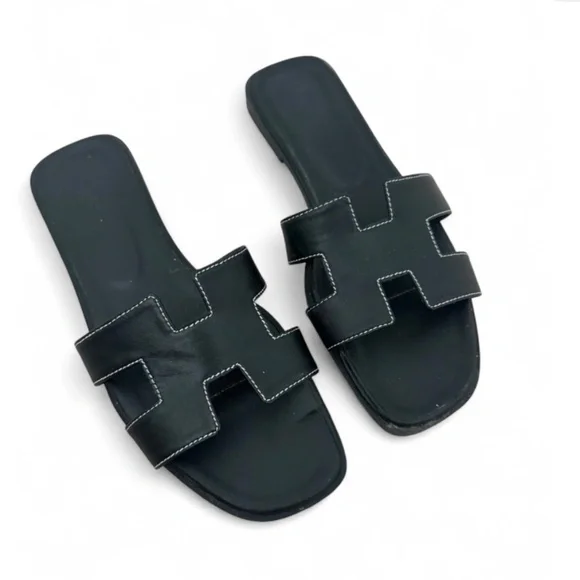 Black Hermes sandals size Eu 38 / 7.5 - Picture 1 of 2